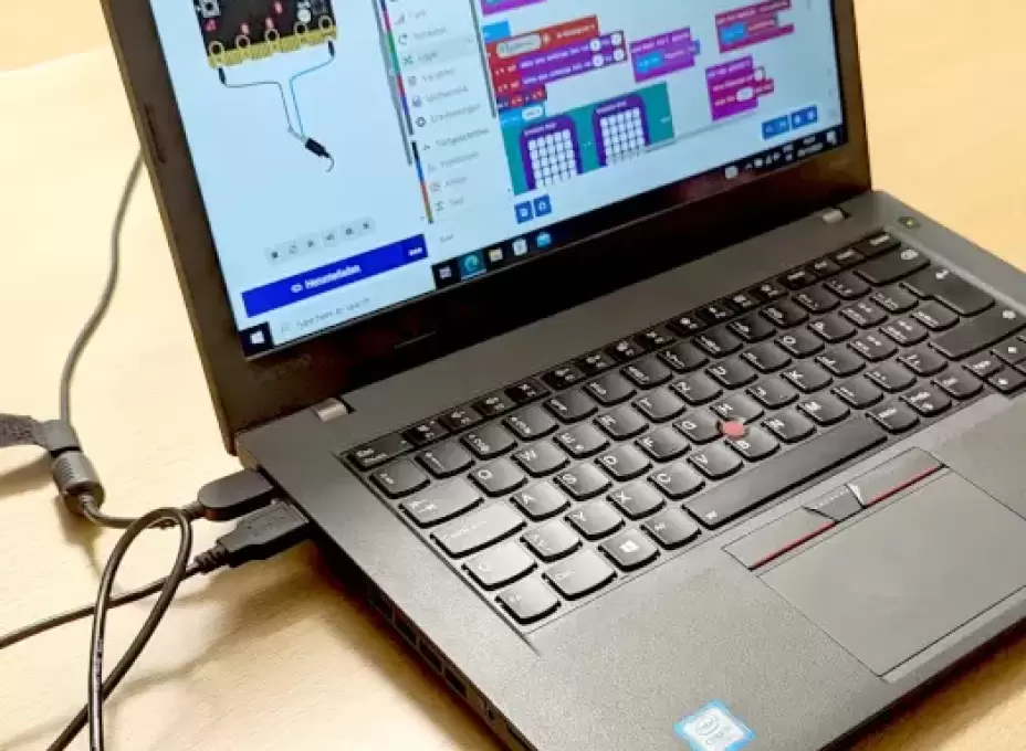 Zukunftstag23 Programmieren2 525x700